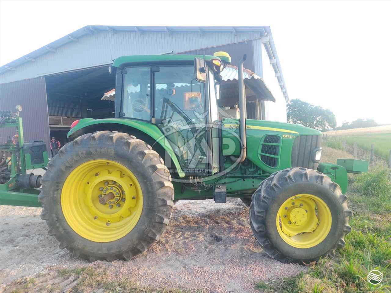 TRATOR JOHN DEERE JOHN DEERE 6125J Tração 4x4 Máquinas Agrícolas Pitanga PITANGA PARANÁ PR